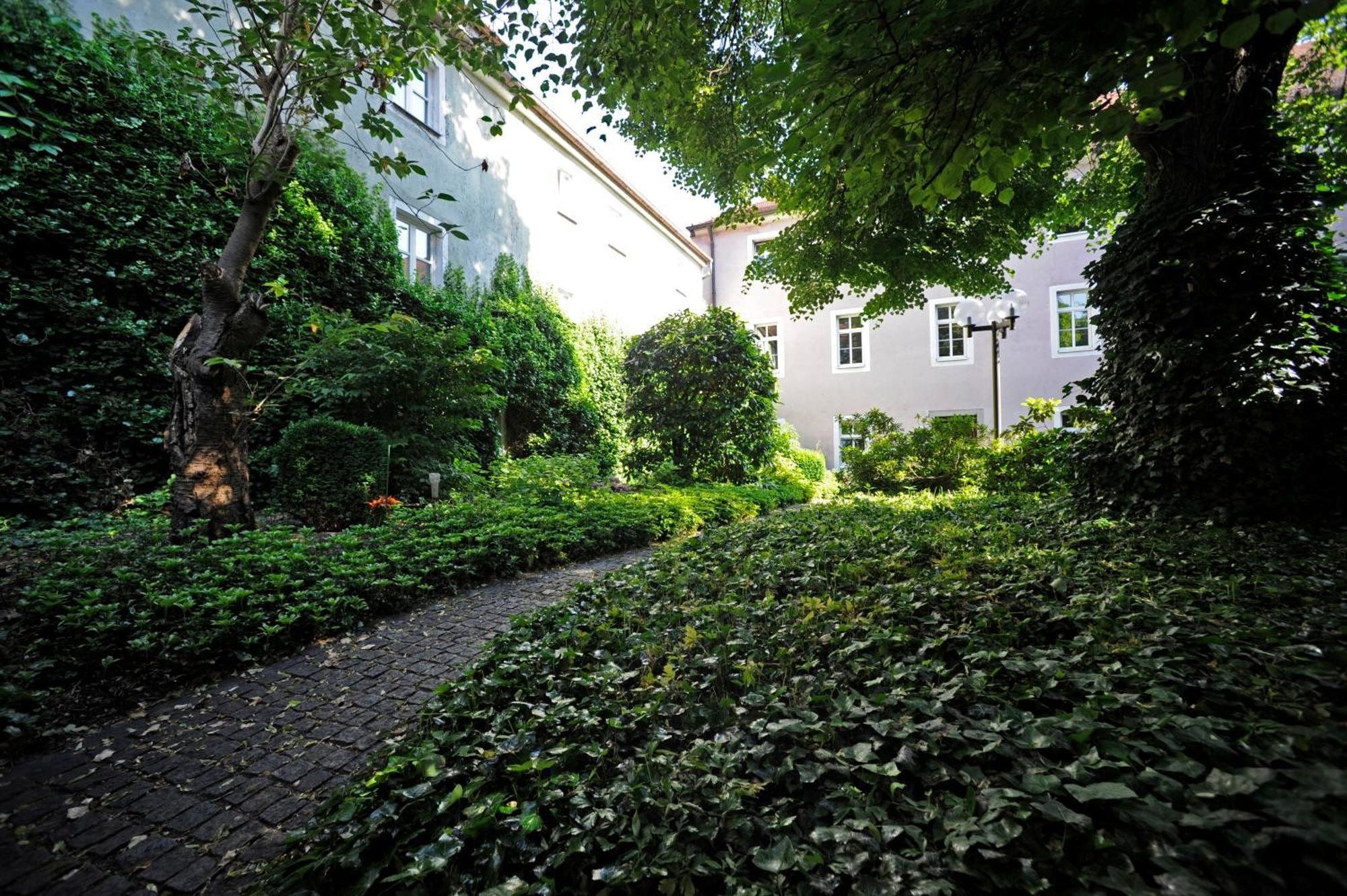 Gaestehaus Der Katholischen Akademie Hotell Regensburg Eksteriør bilde