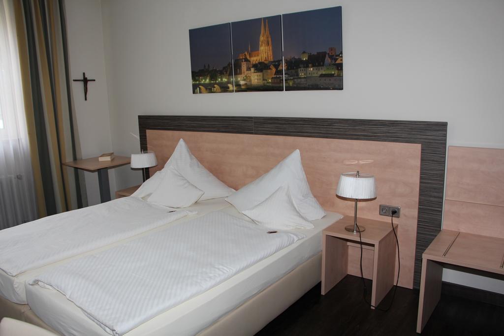 Gaestehaus Der Katholischen Akademie Hotell Regensburg Rom bilde