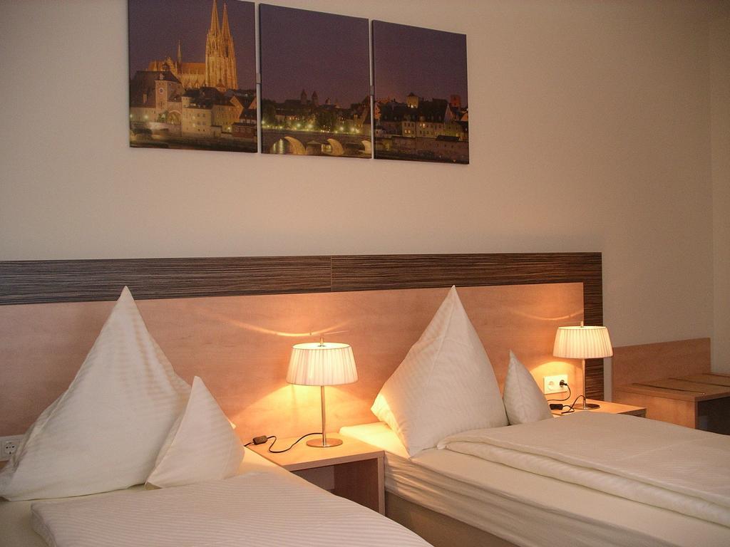 Gaestehaus Der Katholischen Akademie Hotell Regensburg Rom bilde